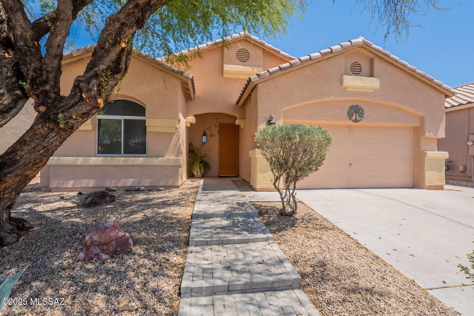 108 N Desert Stream Drive